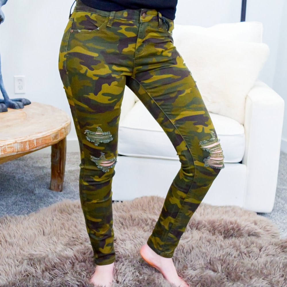 Camouflage Distressed Skinny Jeans